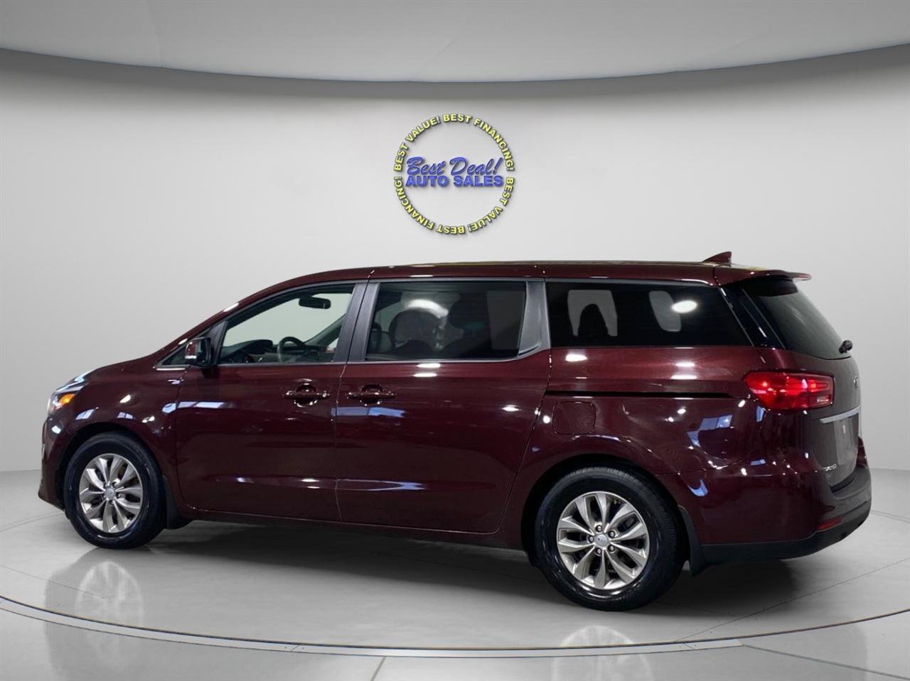 Used 2019 Kia Sedona LX FWD image 3