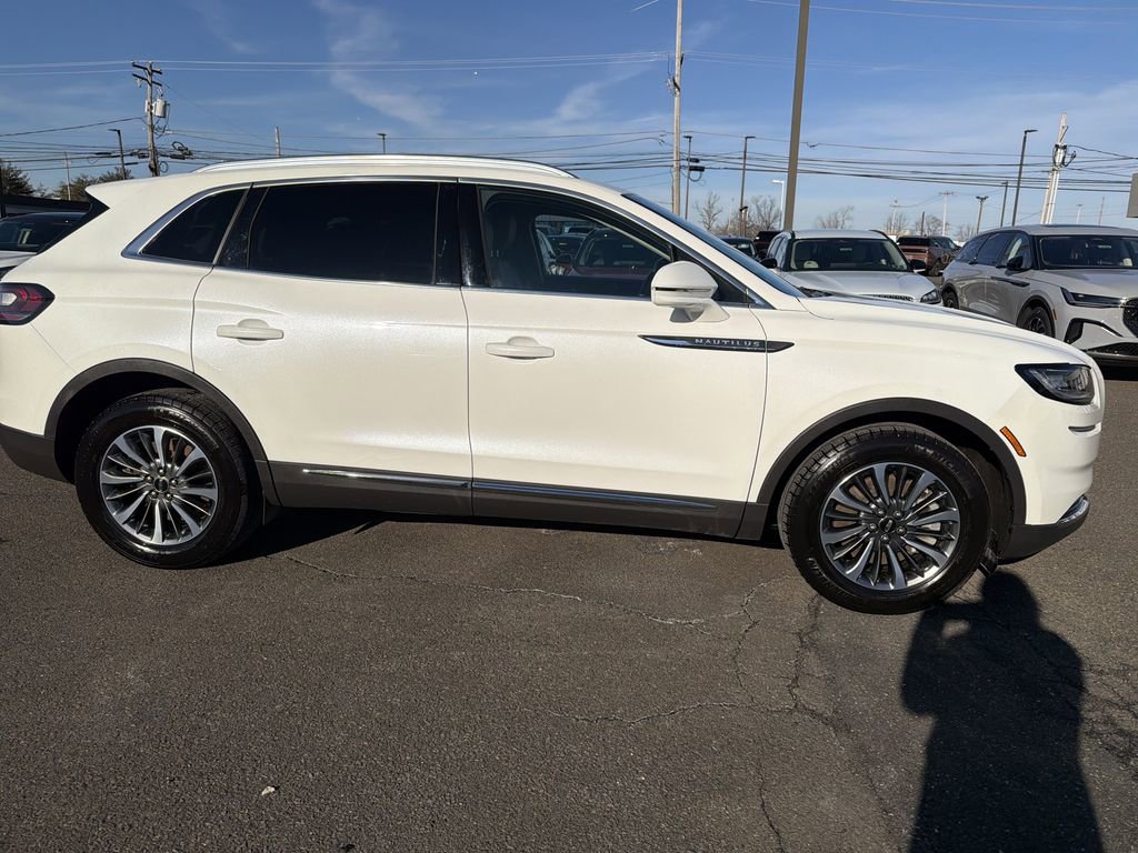 Certified 2023 Lincoln Nautilus AWD w/ Premium Package image 6