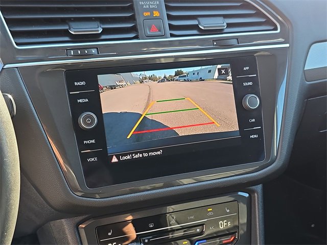 Used 2023 Volkswagen Tiguan SE image 17