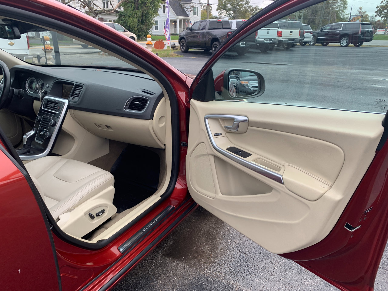 Used 2013 Volvo S60 T5 image 34