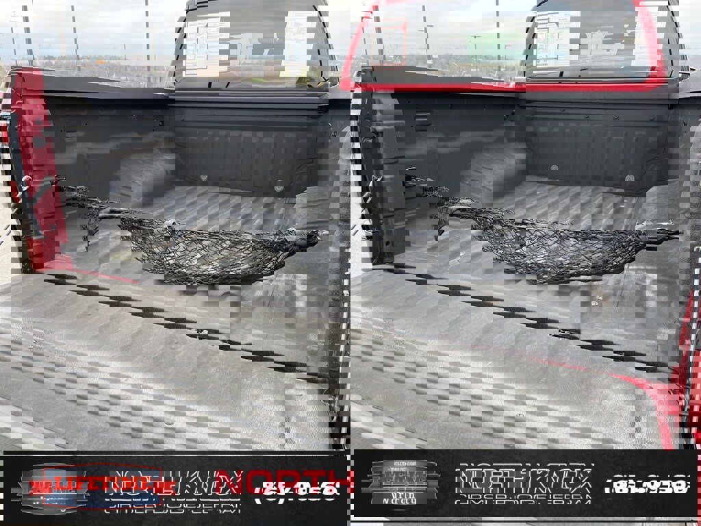 Used 2024 Nissan Frontier SV w/ Technology Package image 16