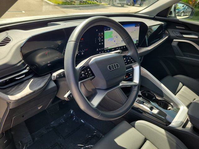 Certified 2025 Audi Q5 Premium Plus w/ Premium Plus AWD/4WD image 17