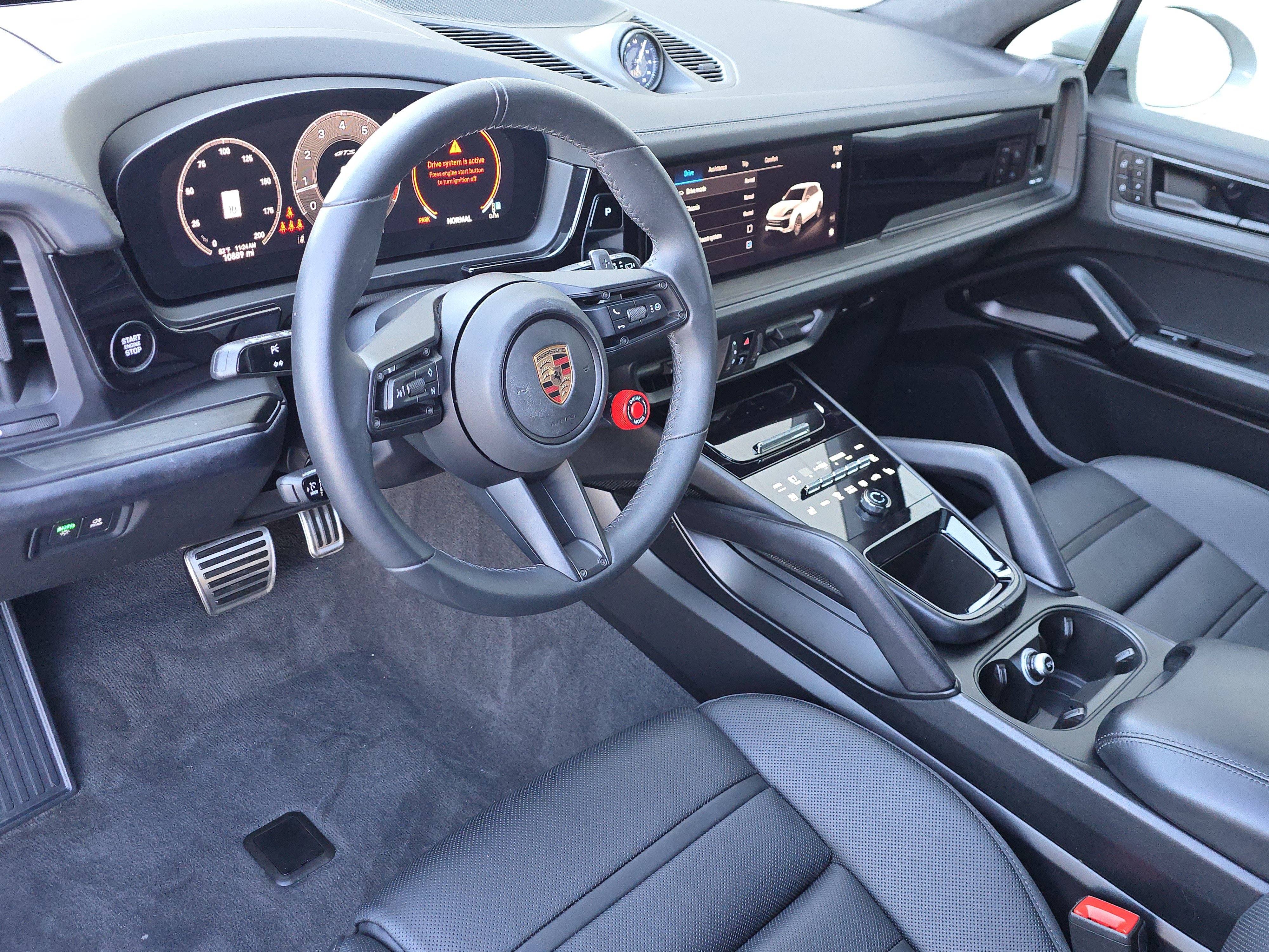 Certified 2025 Porsche Cayenne GTS image 4