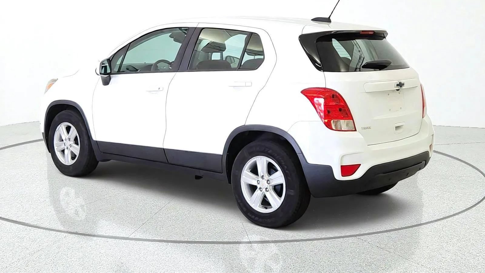 Used 2020 Chevrolet Trax LS FWD image 6