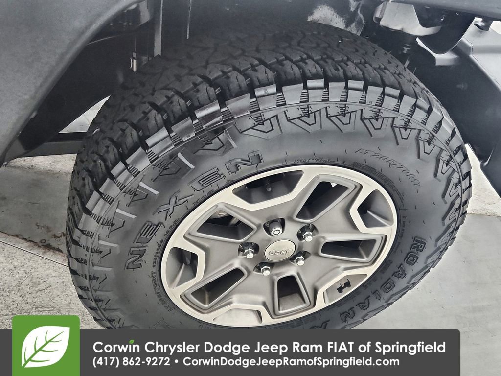 Used 2015 Jeep Wrangler Rubicon w/ Power Convenience Group image 32