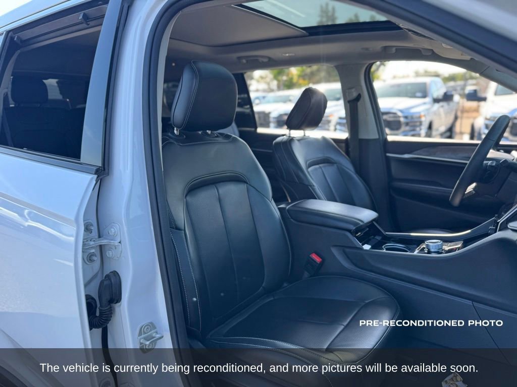 Used 2023 Jeep Grand Cherokee L Limited w/ Luxury Tech Group II RWD image 15