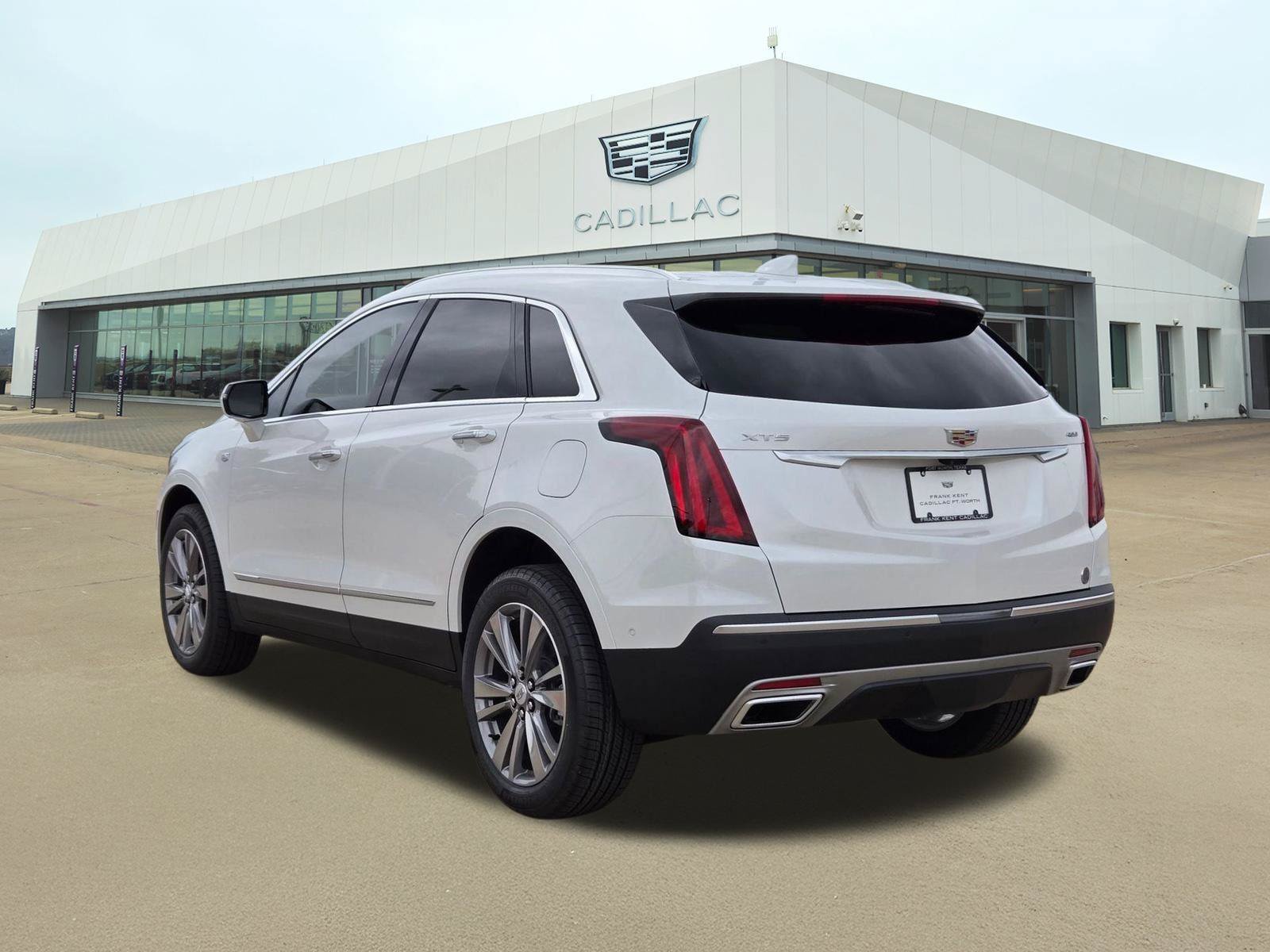New 2026 Cadillac XT5 Premium Luxury w/ Driver Assist Package FWD image 4