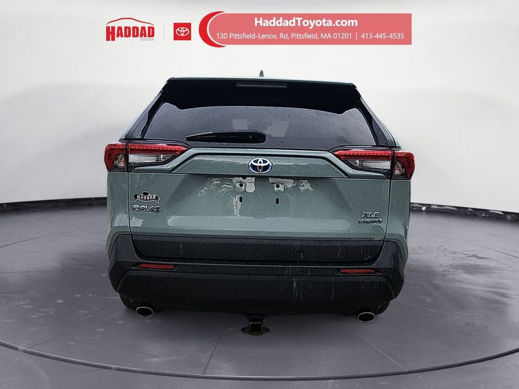 Used 2022 Toyota RAV4 XLE w/ XLE Grade Weather Package AWD/4WD image 4