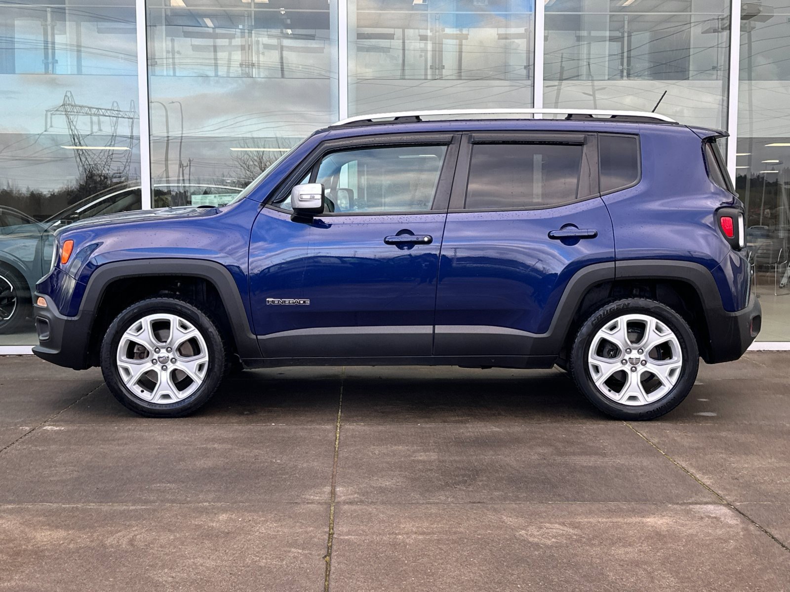 Used 2017 Jeep Renegade Limited image 6
