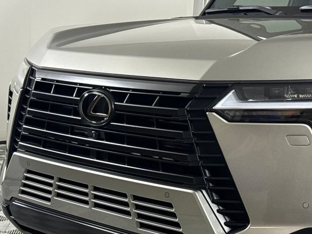 Used 2025 Lexus GX 550 w/ Accessory Package (2T) AWD/4WD image 14
