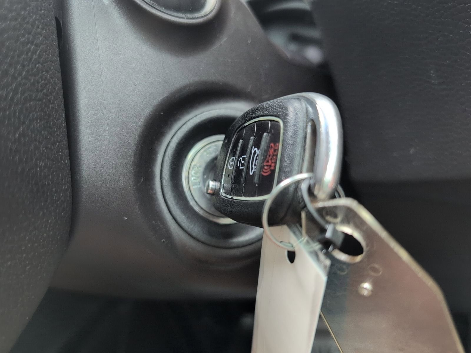 Used 2017 Hyundai Santa Fe SE image 25