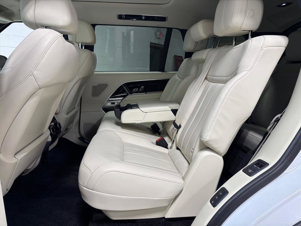 Used 2025 Land Rover Range Rover Long Wheelbase SE image 27