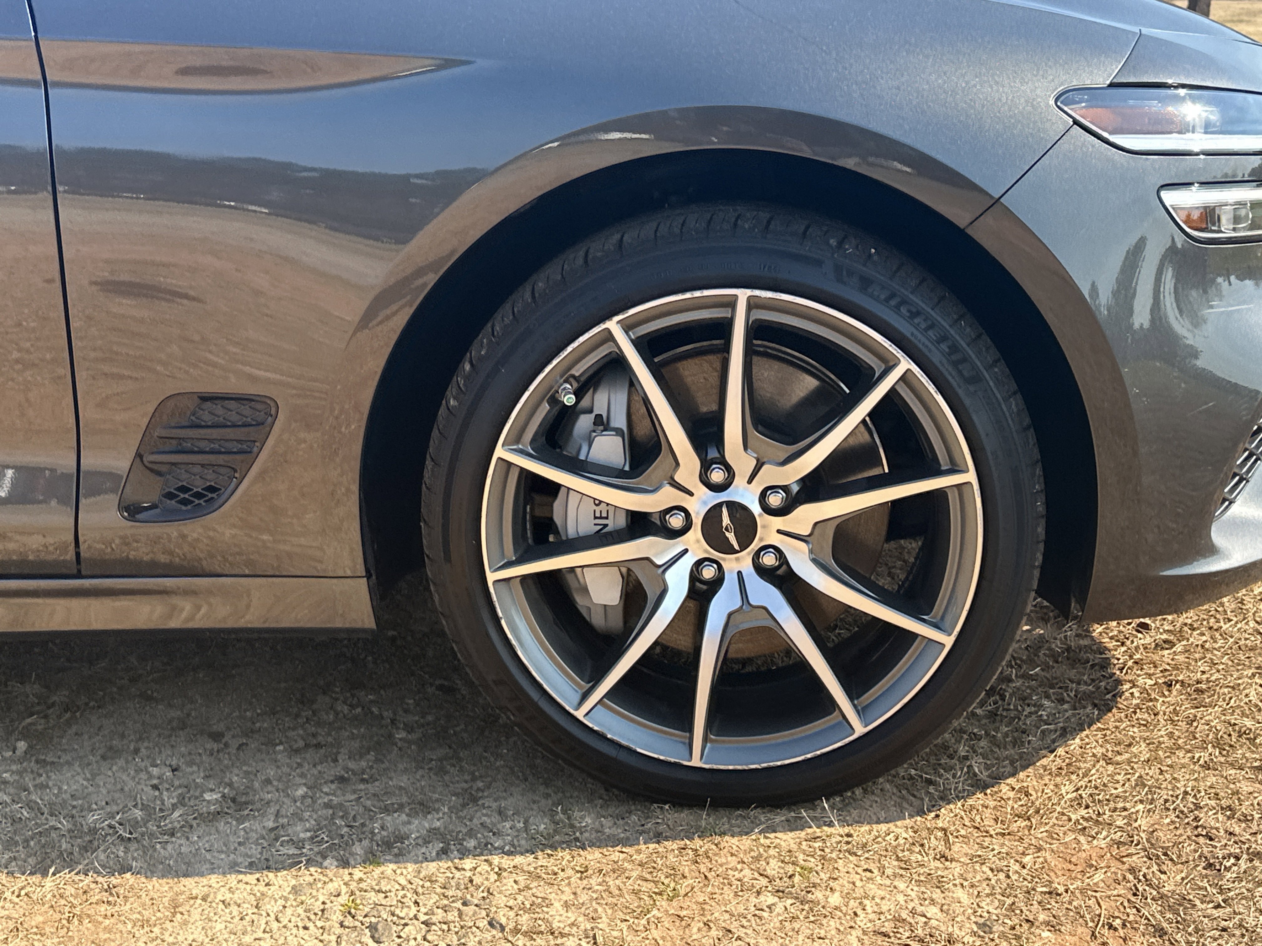 Used 2025 Genesis G70 2.5T image 12