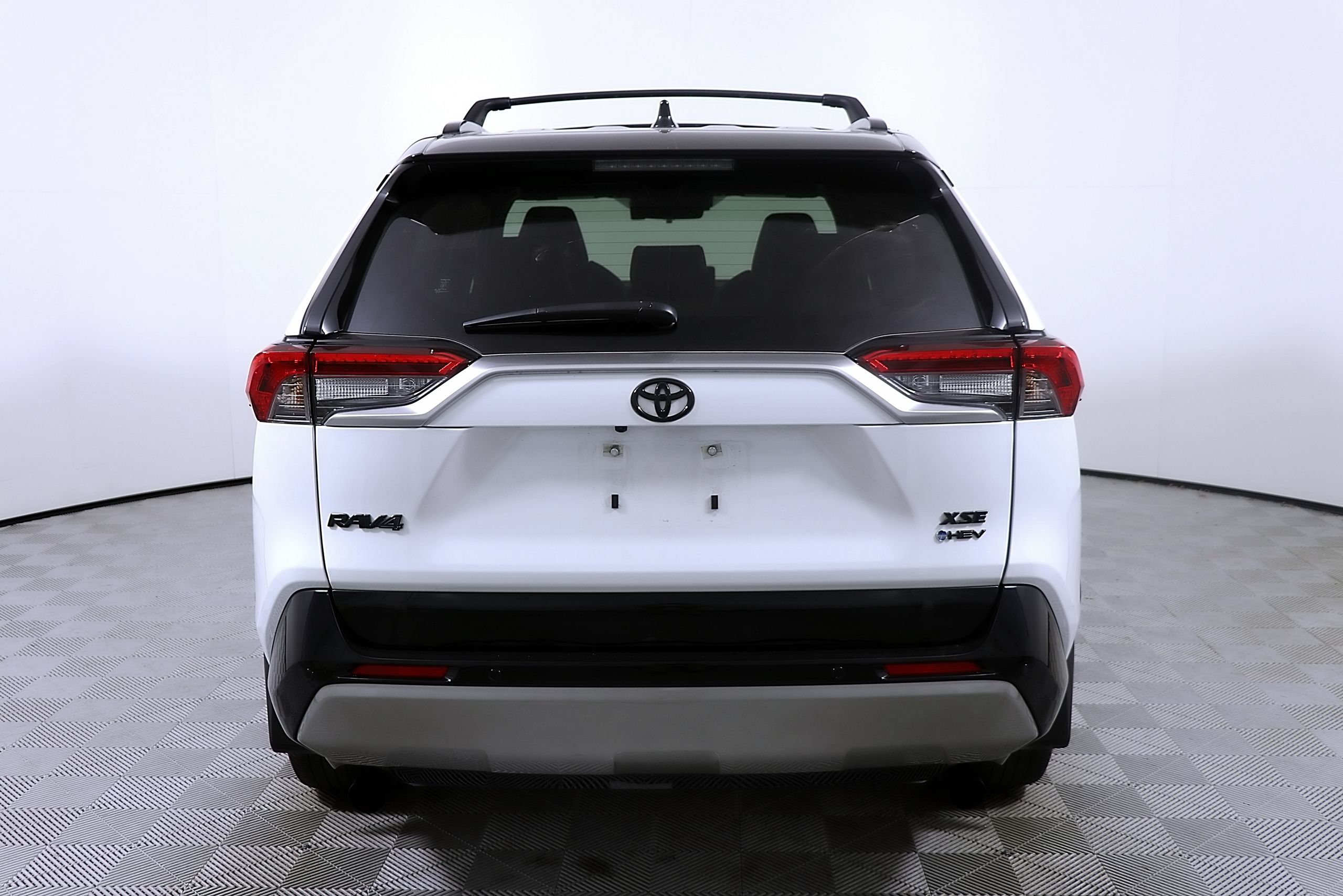 Used 2025 Toyota RAV4 XSE w/ Advanced Technology Package AWD/4WD image 8