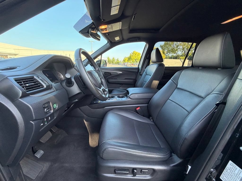 Certified 2025 Honda Passport EX-L image 25