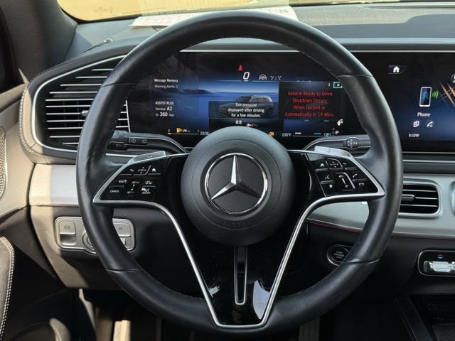 Used 2025 Mercedes-Benz GLS 450 4MATIC image 13