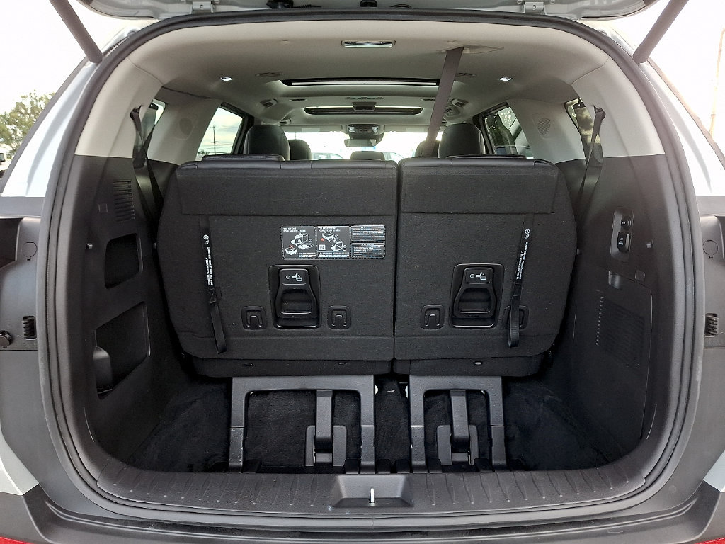 Used 2025 Kia Carnival SX w/ SX Dark Edition Package FWD image 29