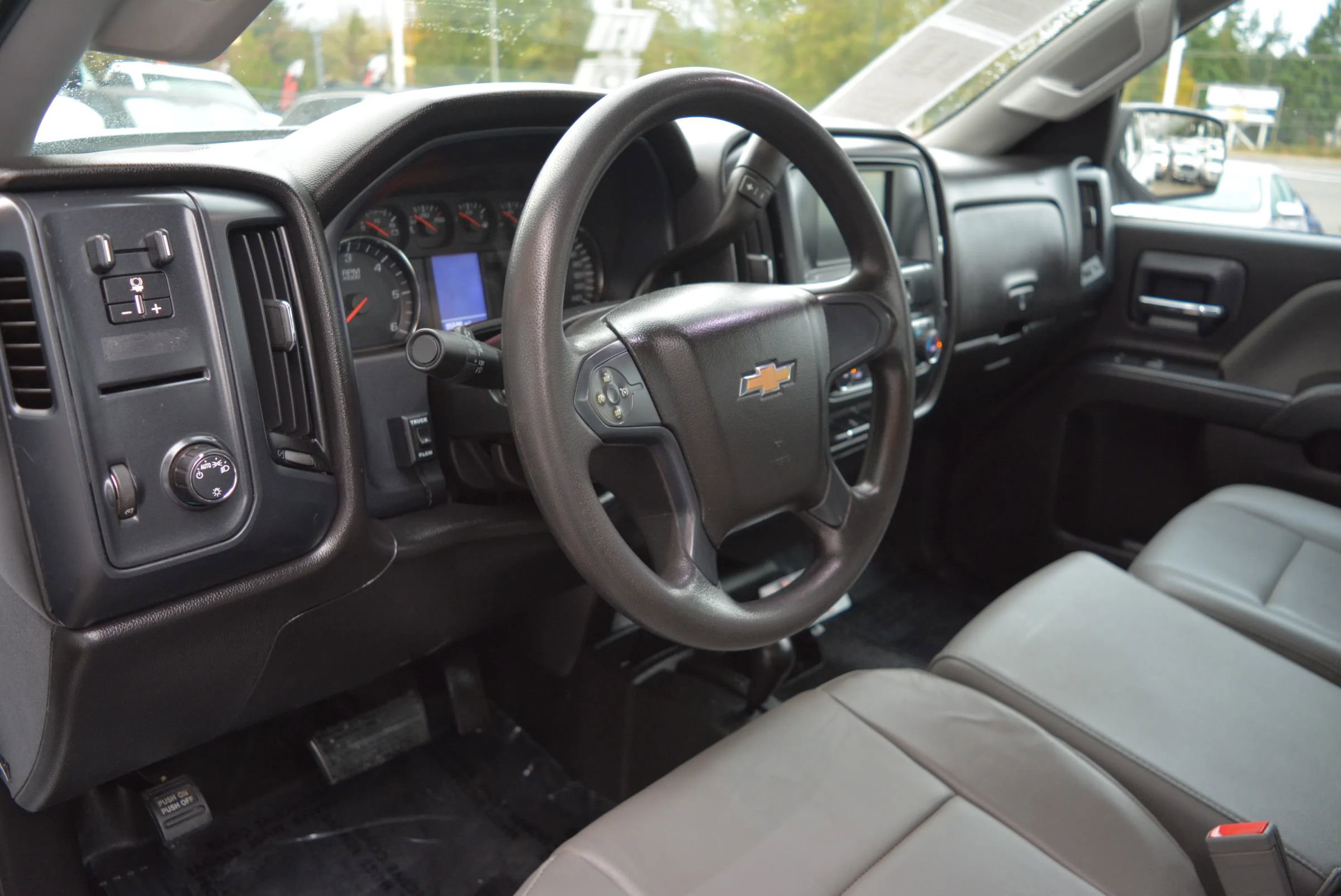 Used 2018 Chevrolet Silverado 2500 W/T image 16