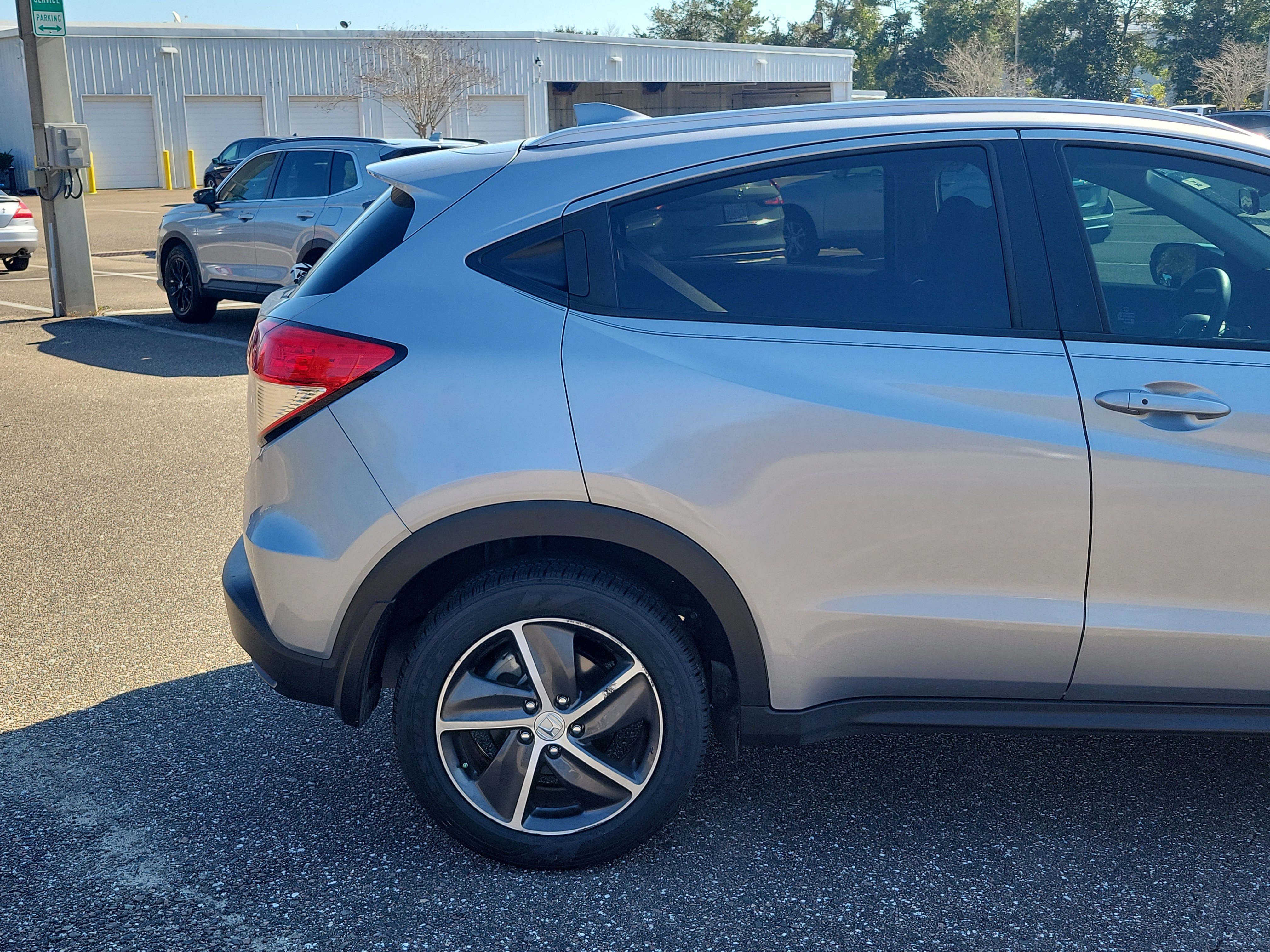 Used 2022 Honda HR-V EX image 6