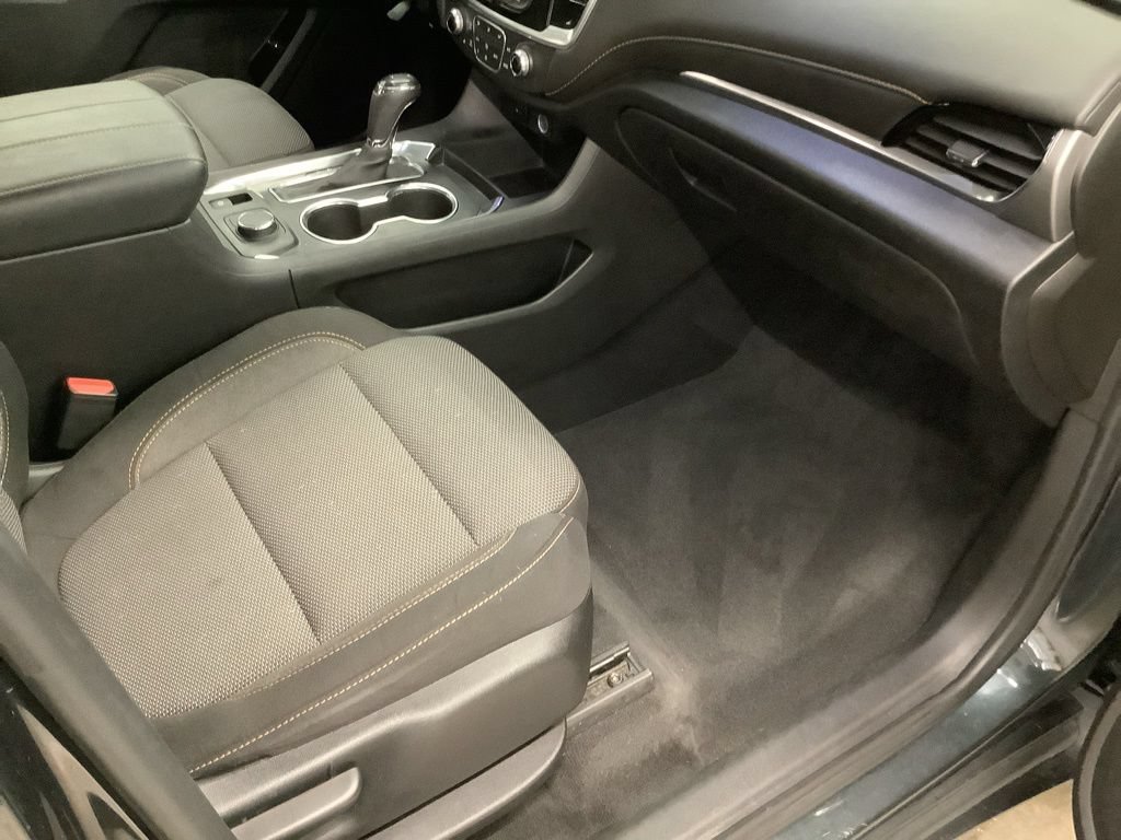 Used 2019 Chevrolet Traverse LT FWD image 19