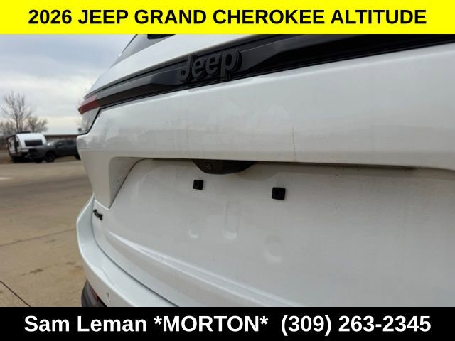 New 2026 Jeep Grand Cherokee Altitude image 9