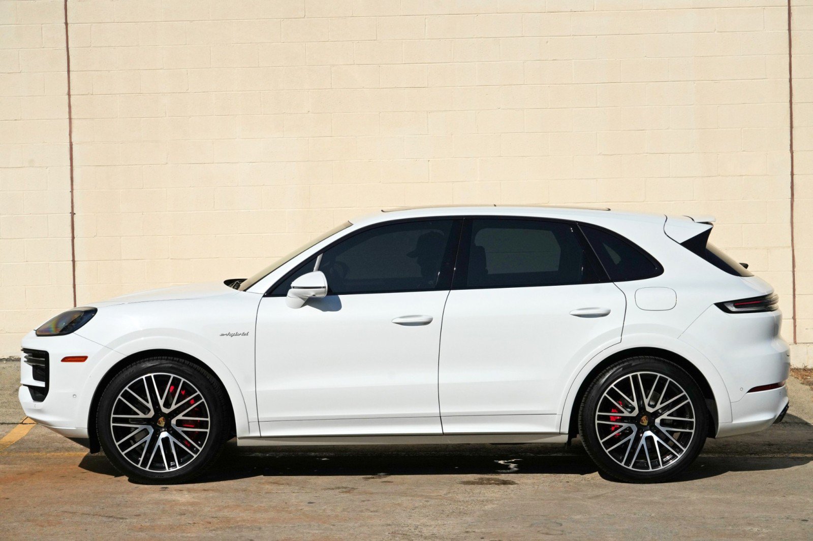Used 2024 Porsche Cayenne Turbo AWD/4WD image 58