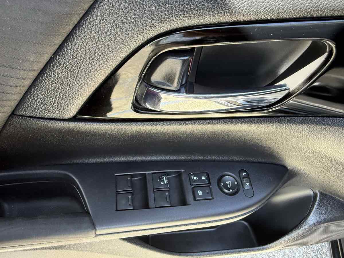 Used 2017 Honda Accord LX image 8