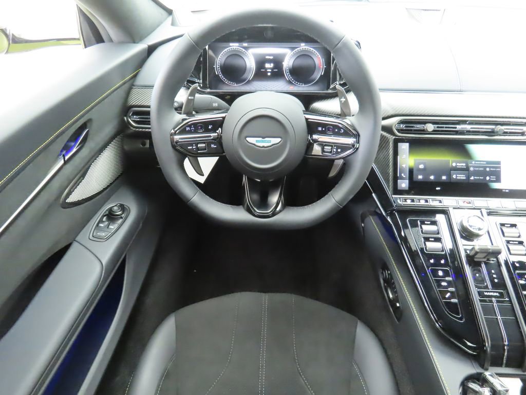 Used 2025 Aston Martin V8 Vantage Coupe image 10