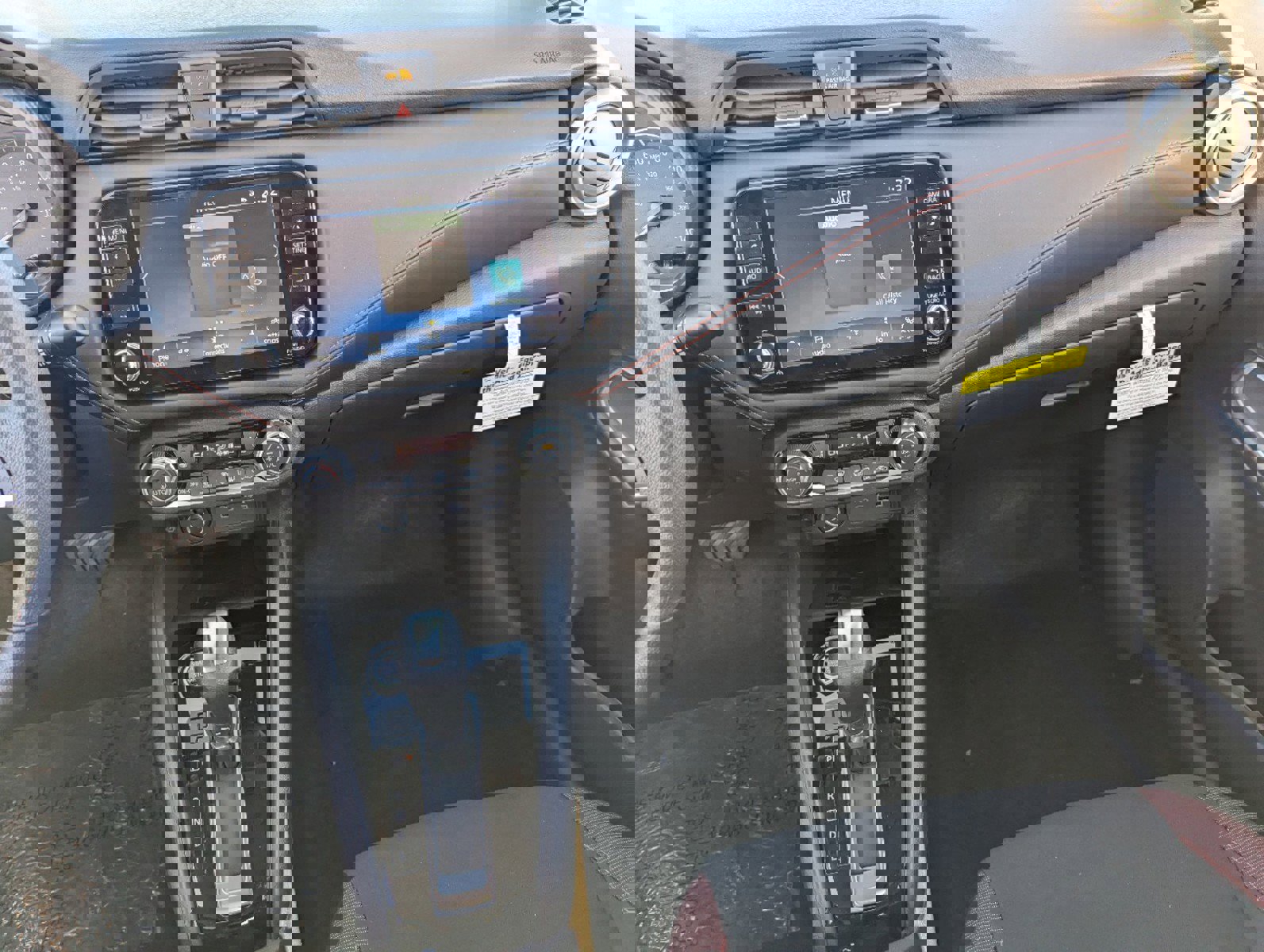 New 2025 Nissan Versa SR w/ Trunk Package image 21