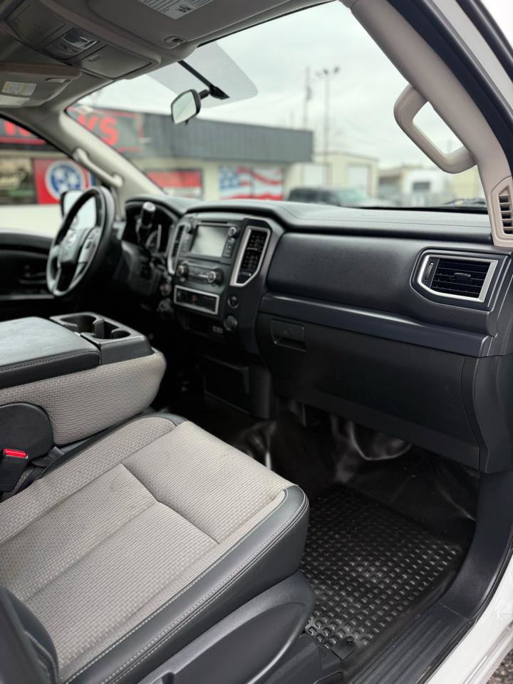 Used 2019 Nissan Titan S w/ S Utility Package image 11