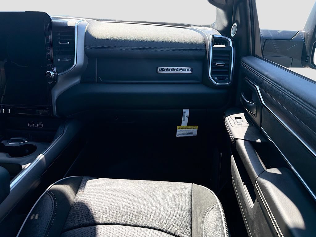 New 2026 RAM 3500 Laramie AWD/4WD image 17