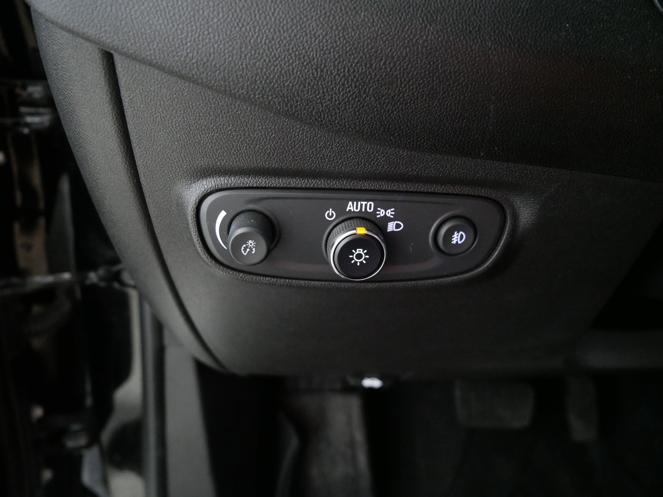 Used 2023 Chevrolet Equinox Premier image 26