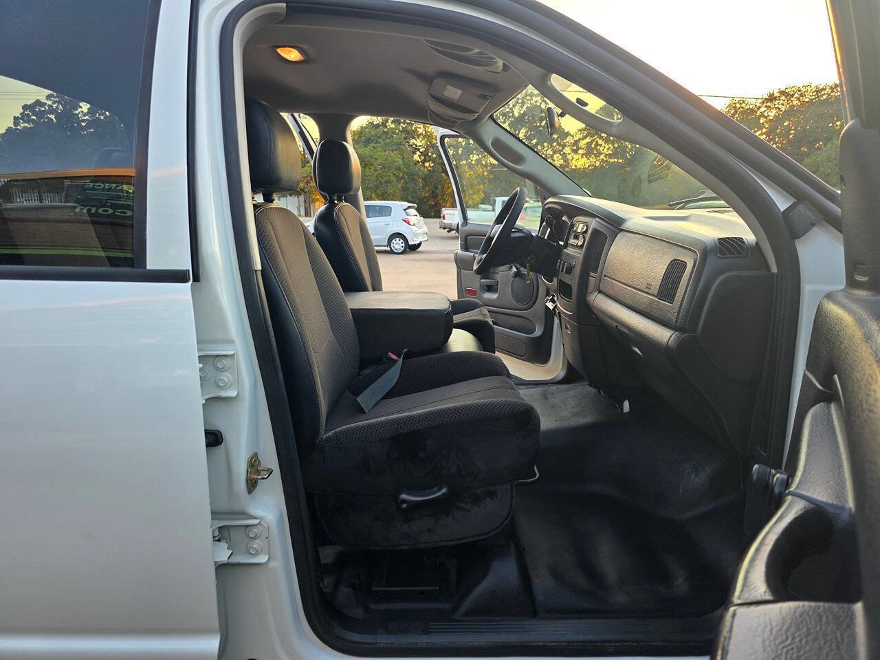 Used 2005 Dodge Ram 3500 Truck ST image 22