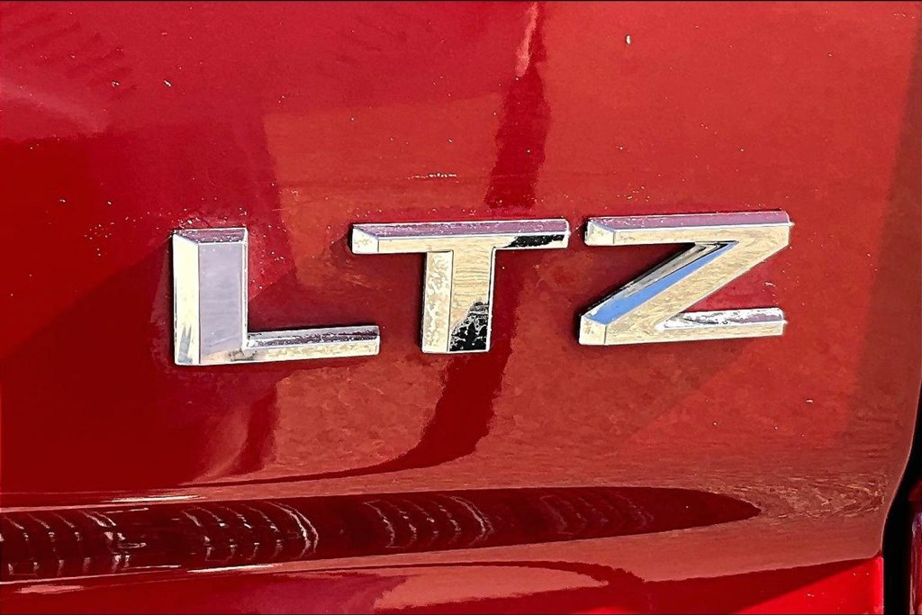 Used 2020 Chevrolet Silverado 1500 LTZ w/ LTZ Plus Package AWD/4WD image 28