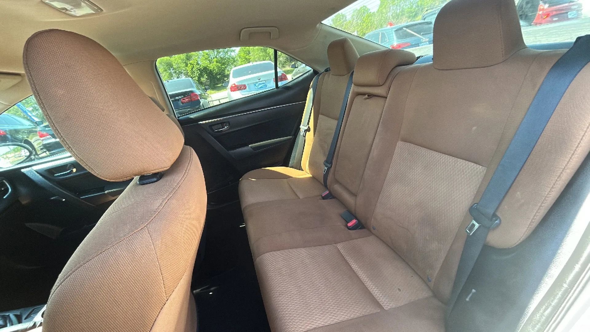 Used 2016 Toyota Corolla LE FWD image 7