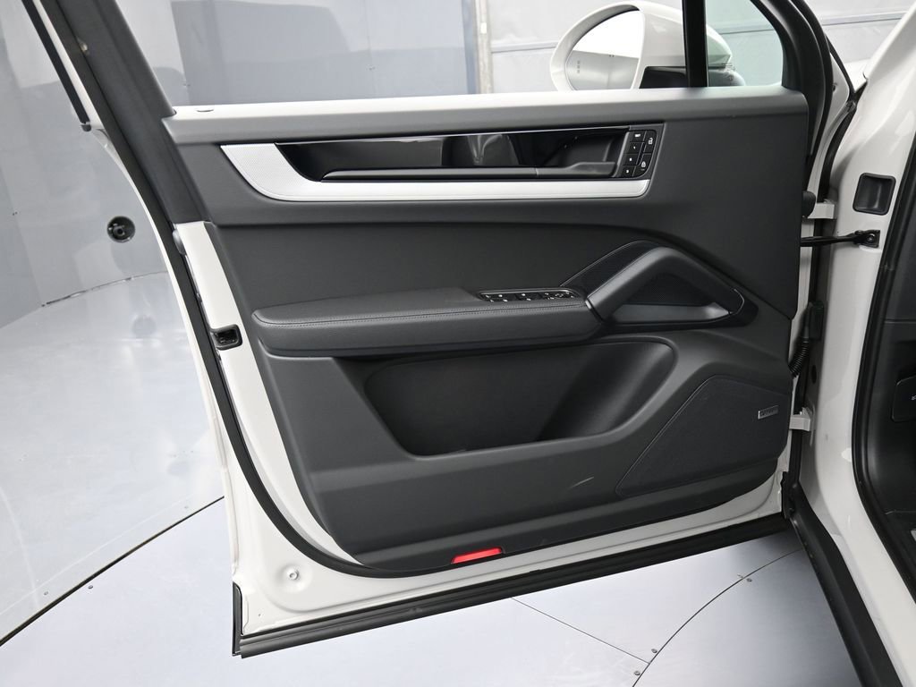 New 2026 Porsche Cayenne S image 15