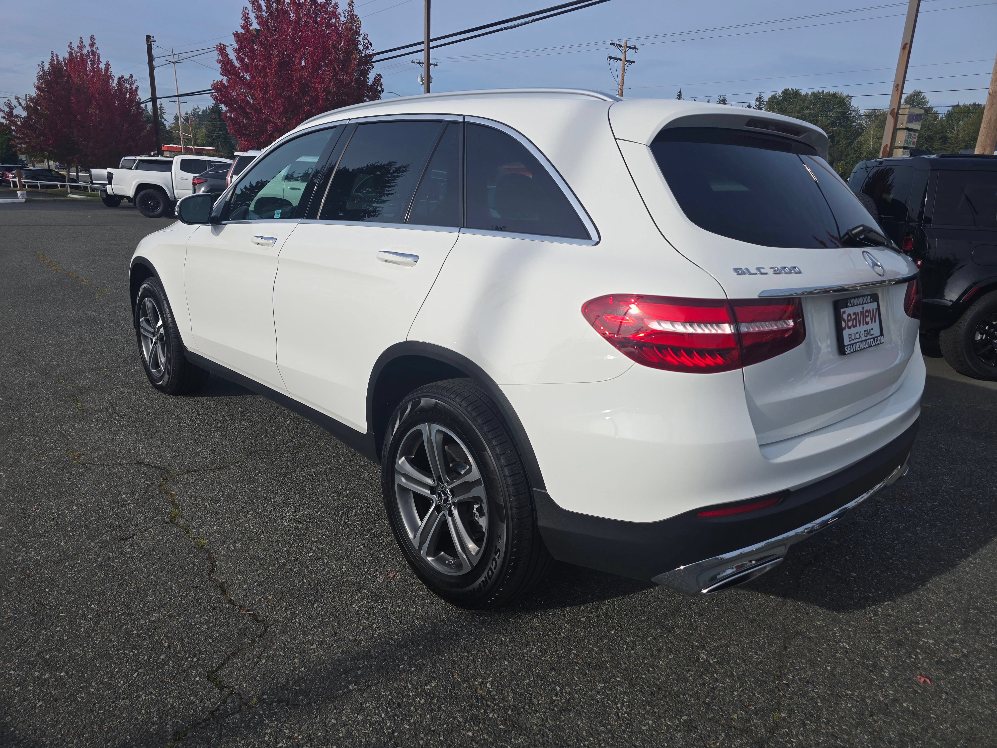 Used 2019 Mercedes-Benz GLC 300 4MATIC image 5
