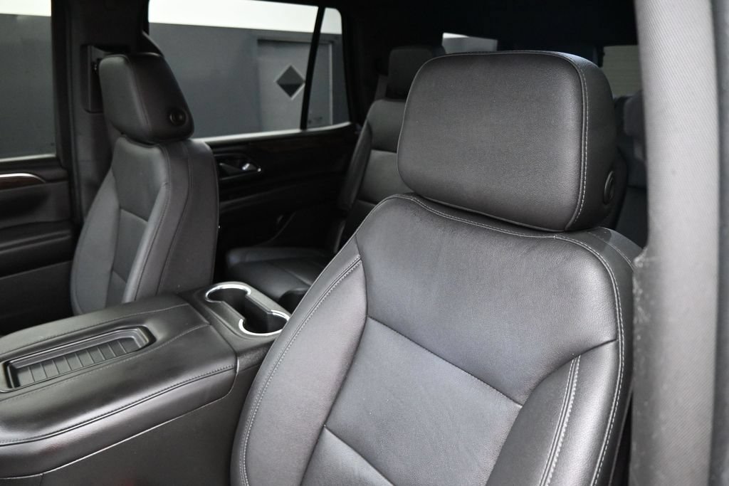 Used 2022 Chevrolet Tahoe Z71 w/ Luxury Package AWD/4WD image 13