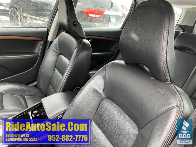 Used 2011 Volvo XC70 3.2 image 26