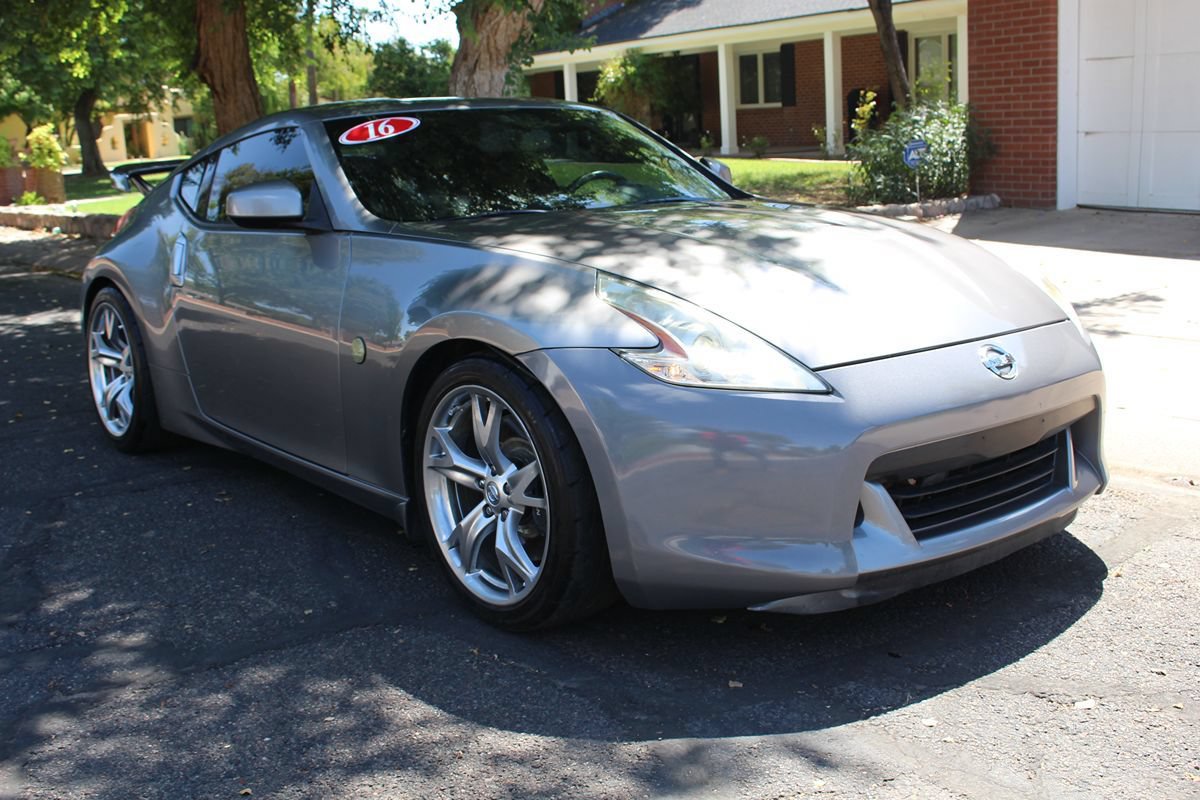 Used 2010 Nissan 370Z Touring w/ Sport Pkg RWD image 33