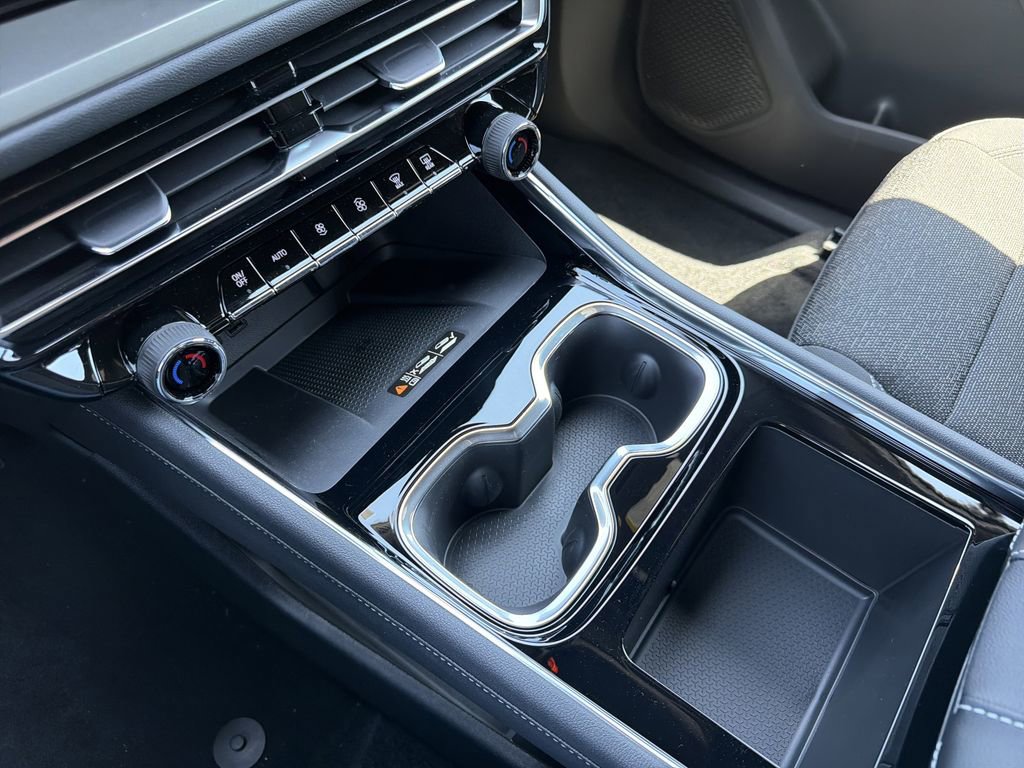 New 2026 Chevrolet Traverse LT FWD image 7