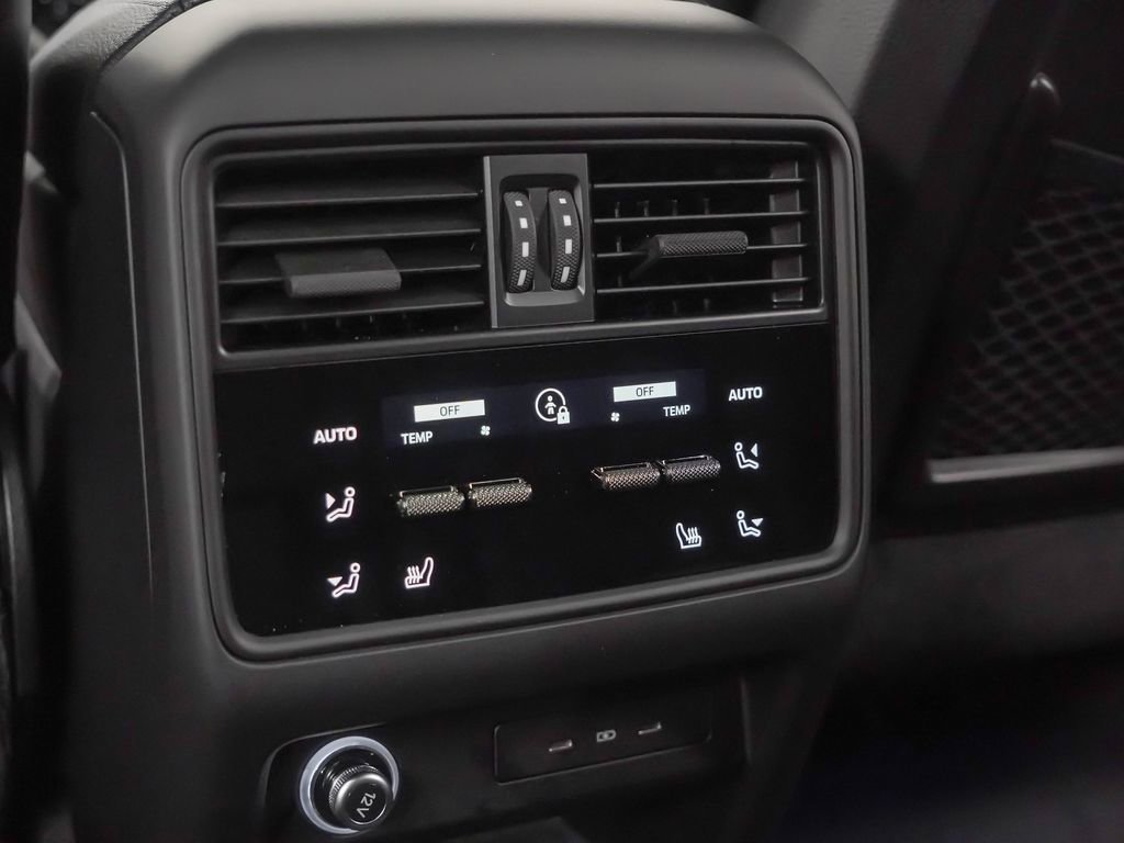 Certified 2025 Porsche Cayenne Coupe image 20