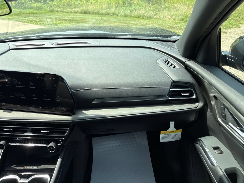 New 2027 Chevrolet Traverse LT w/ Sun and Wheel Package AWD/4WD image 35