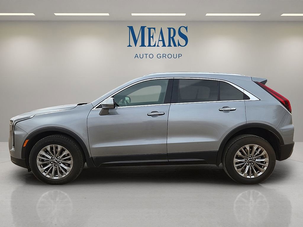 Used 2024 Cadillac XT4 Premium Luxury AWD/4WD image 2