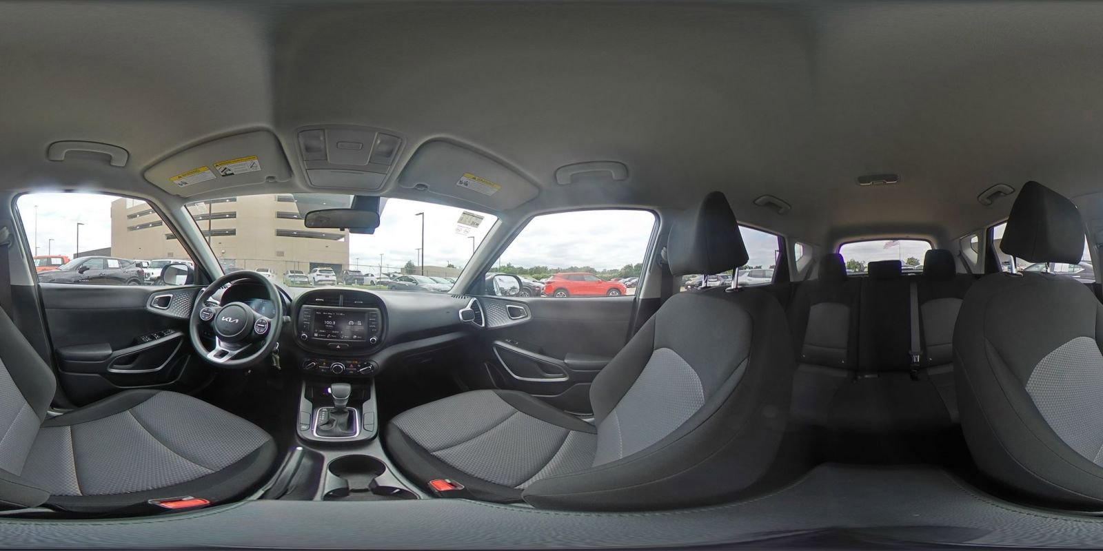Used 2025 Kia Soul LX w/ LX Technology Package FWD image 40