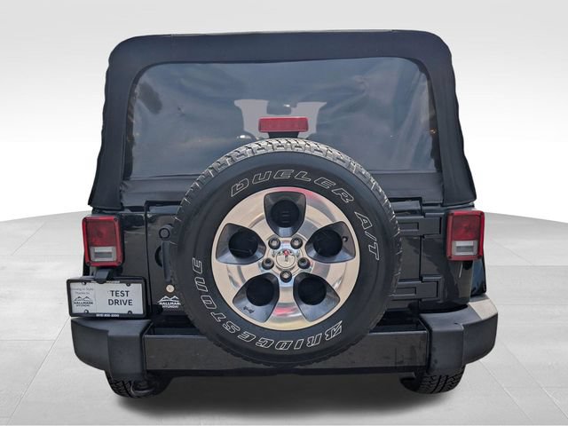 Used 2016 Jeep Wrangler Unlimited Sahara w/ Connectivity Group AWD/4WD image 7