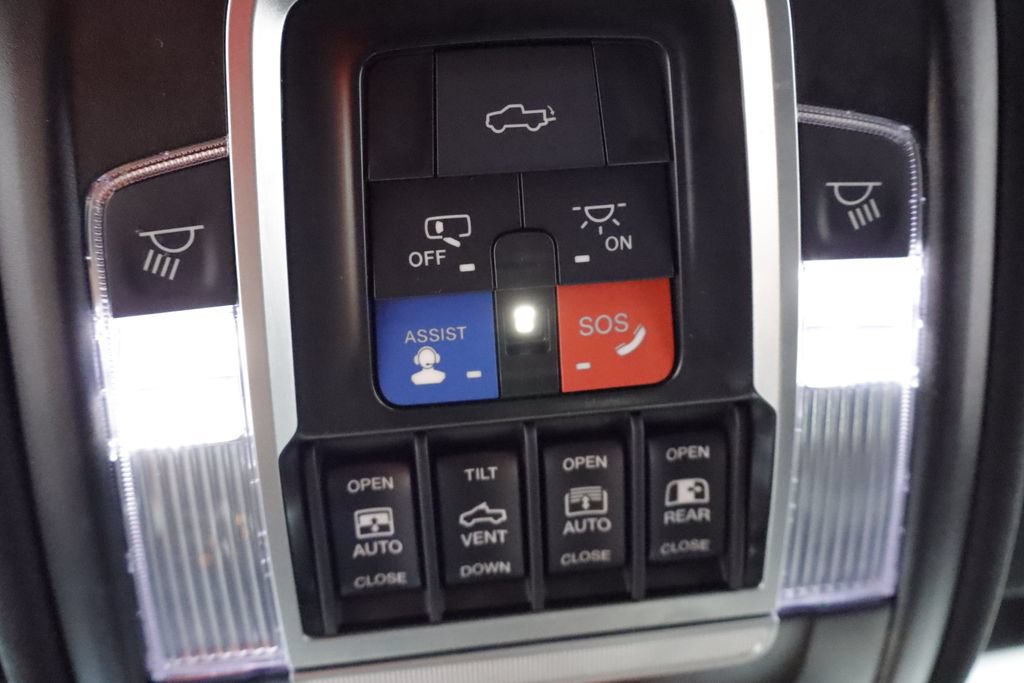 Used 2024 RAM 1500 Laramie AWD/4WD image 32