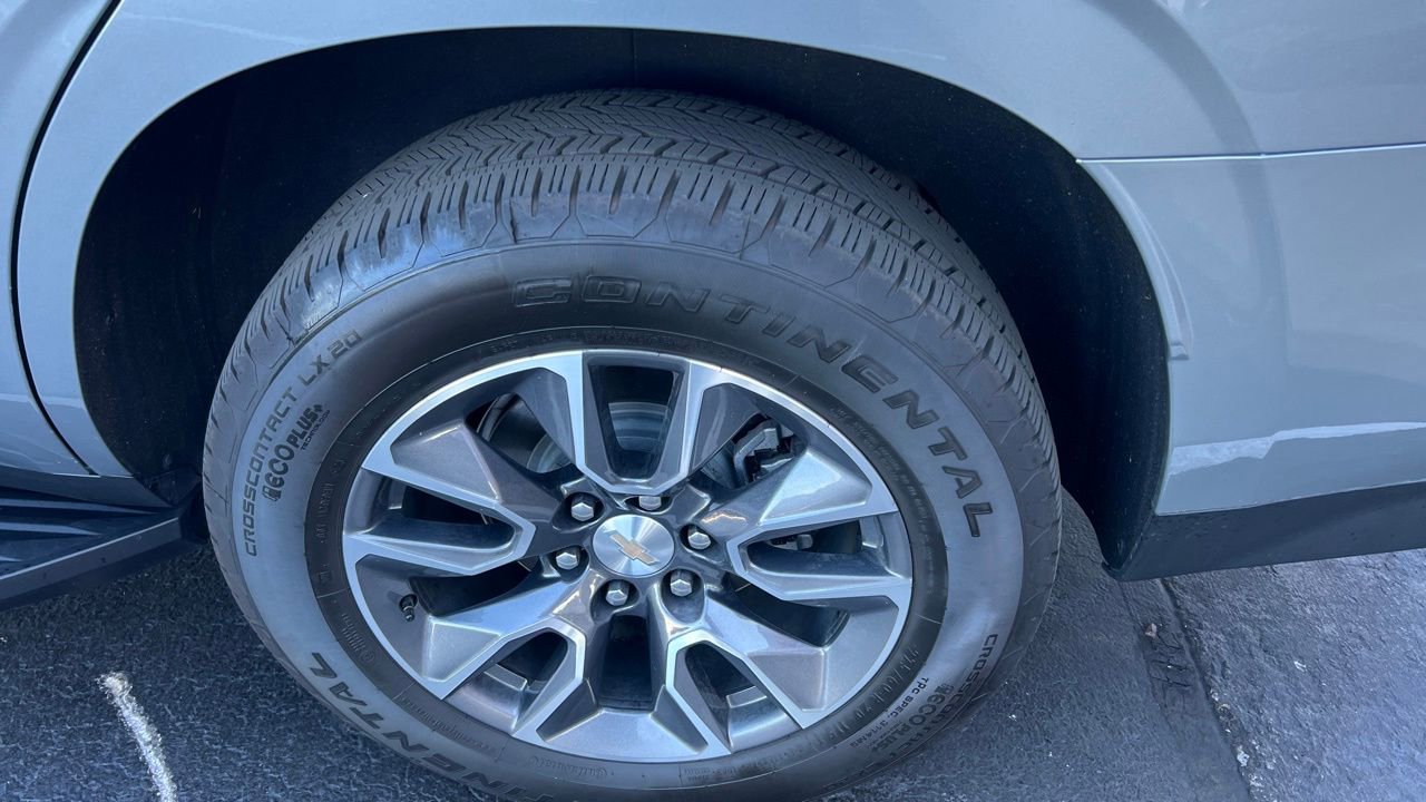 Used 2024 Chevrolet Tahoe LT w/ LT Signature Package image 13
