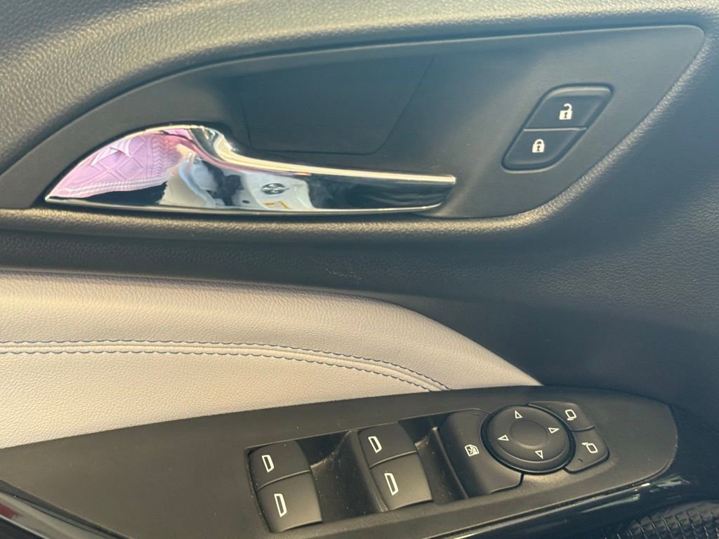 Used 2025 Chevrolet Trax LT image 17