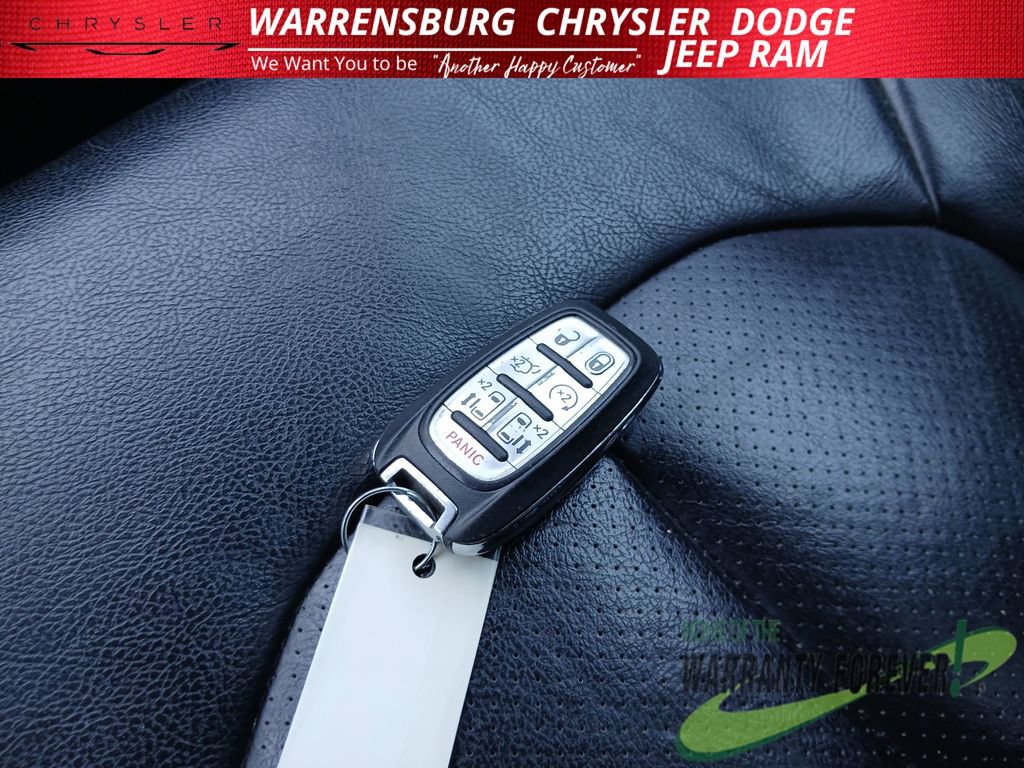 Used 2021 Chrysler Pacifica Touring-L w/ Uconnect Theater Family Group AWD/4WD image 31